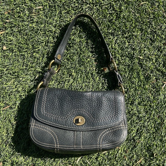 Vintage Coach Chelsea small flap bag - Picture 2 of 7